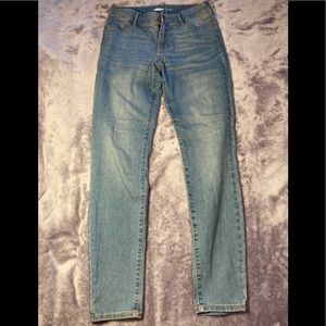 Old navy super skinny women’s jeans. NWOT.
